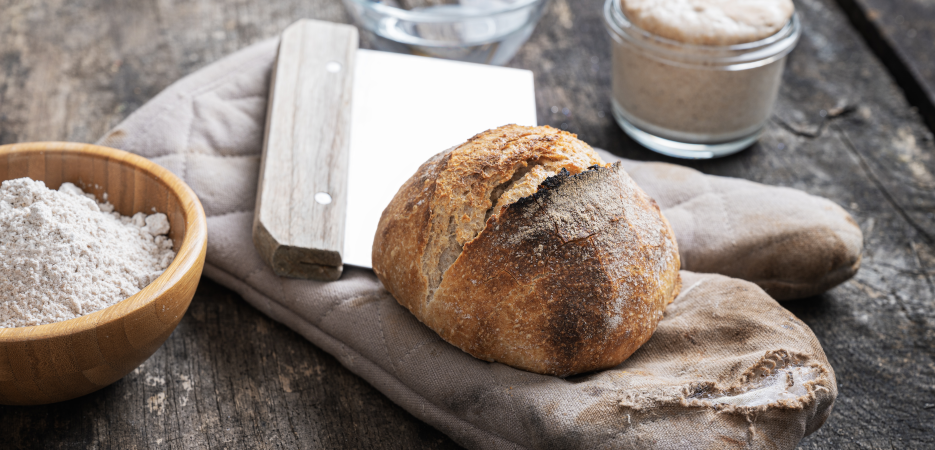 How to prepare sourdough starter at home