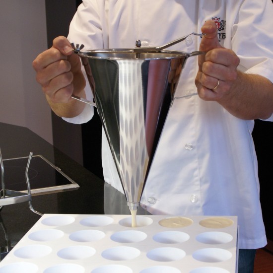 Automatic batter dispensing funnel, 1.9 L, "KWIK PRO" - de Buyer