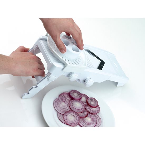 Utensil for slicing vegetables – by Kitchen Craft