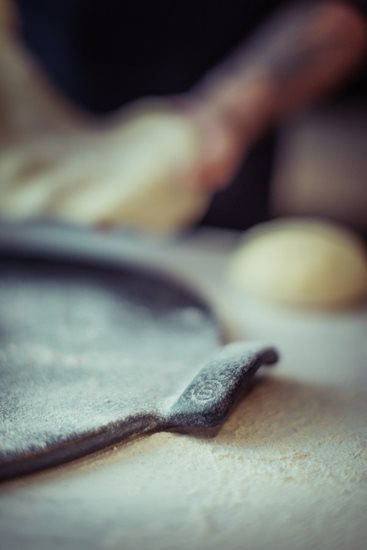 Pizza tray, ceramic, 36.5 cm, Charcoal - Emile Henry