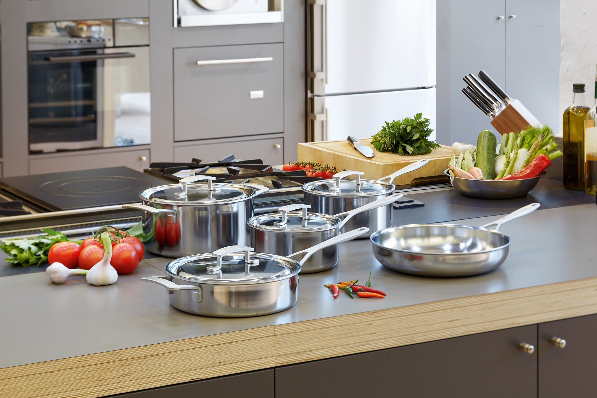 https://cdn.www.kitchenshop.eu/images/thumbs/0106763_tigaie-5-ply-20-cm-industry-inox-demeyere.jpeg