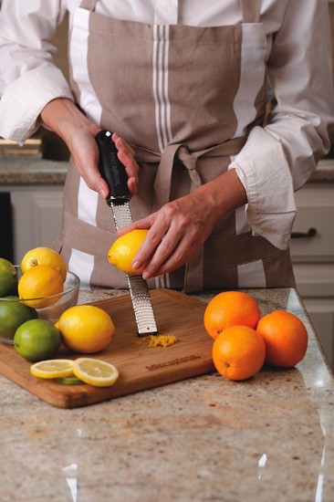 Klasyczna tarka, stal chirurgiczna, 32,5 cm, czarna - Microplane