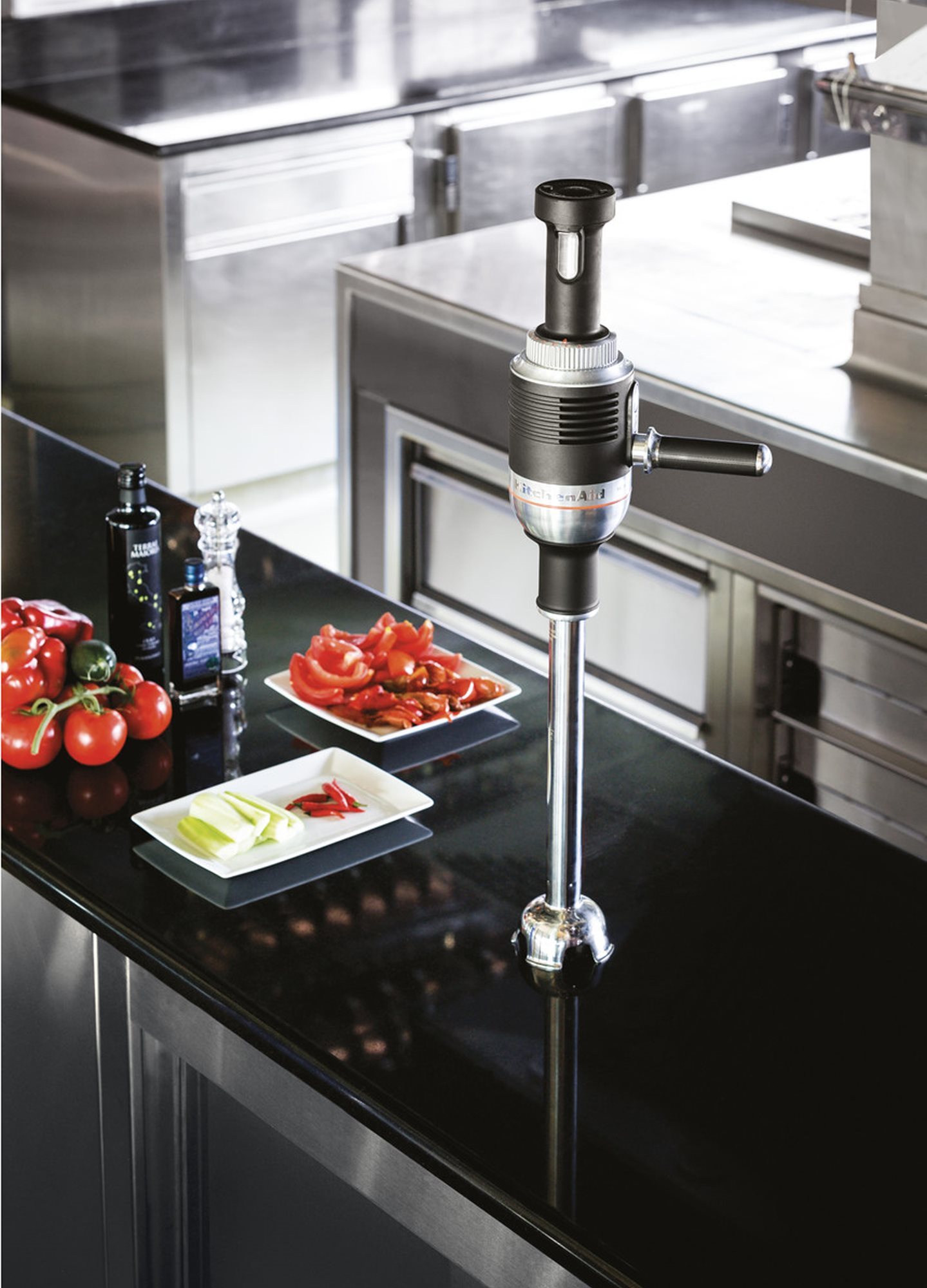 https://cdn.www.kitchenshop.eu/images/thumbs/0116215_blender-vertical-commercial-professional-onyx-black-kitchenaid.jpeg