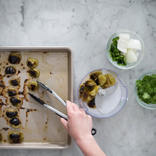 Gléas le haghaidh grating, chopping, mashing - OXO