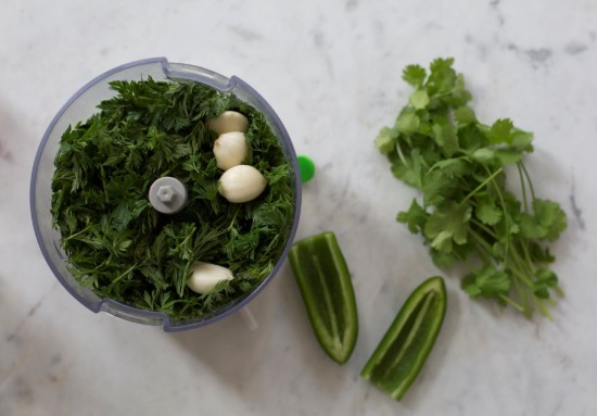 Gléas le haghaidh grating, chopping, mashing - OXO