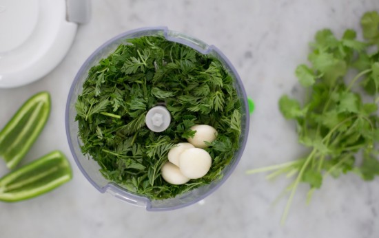 Gléas le haghaidh grating, chopping, mashing - OXO