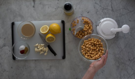 Gléas le haghaidh grating, chopping, mashing - OXO