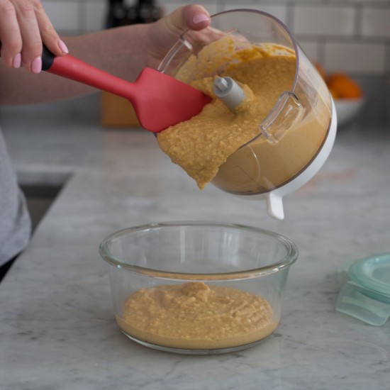 Gléas le haghaidh grating, chopping, mashing - OXO