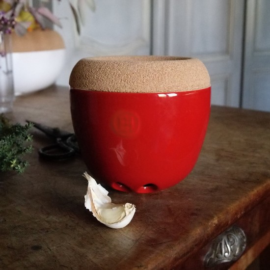 Garlic pot, ceramic, 14.5 cm, Burgundy - Emile Henry
