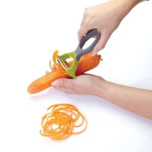 2 in 1 peeler, with stainless steel blades - Colourworks