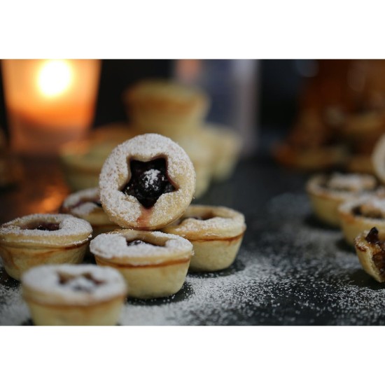 Tray for mini-tarts, 32 x 24 cm, steel - from the Kitchen Craft brand