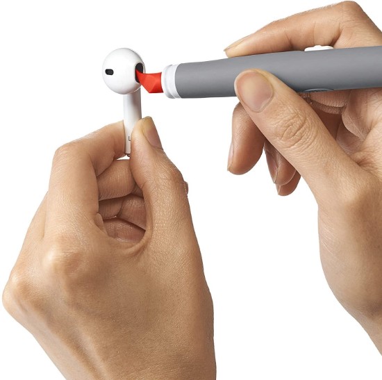 Double-ended brush for cleaning electronic components - OXO