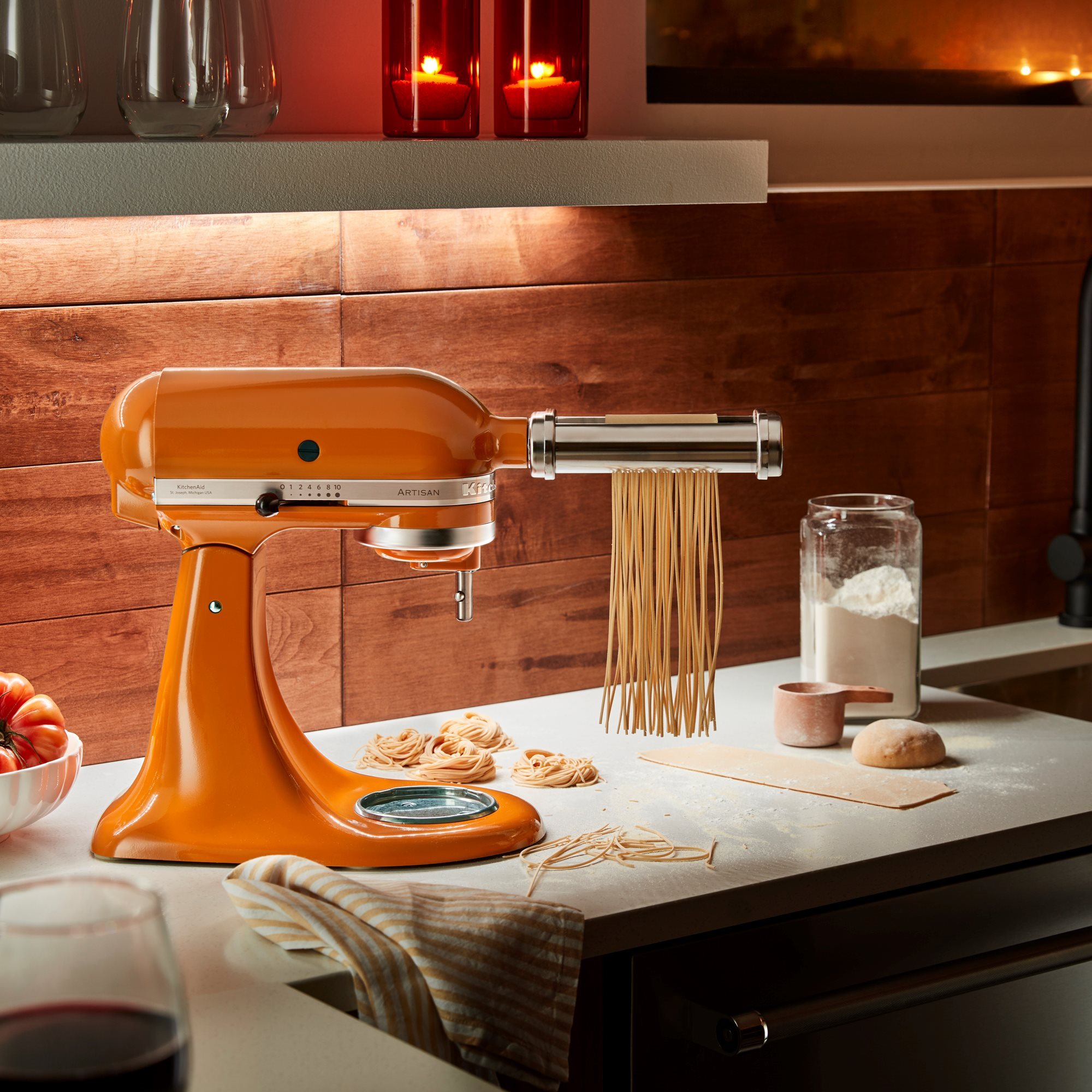 https://cdn.www.kitchenshop.eu/images/thumbs/0137051_mixer-cu-bol-48l-artisan-model-175-honey-kitchenaid.jpeg