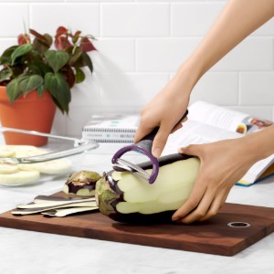 Liels dārzeņu mizotājs, nerūsējošais tērauds, violets - OXO