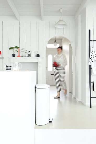 Poubelle Flatblack Plus à pédale, 30 L, Blanc - Brabantia