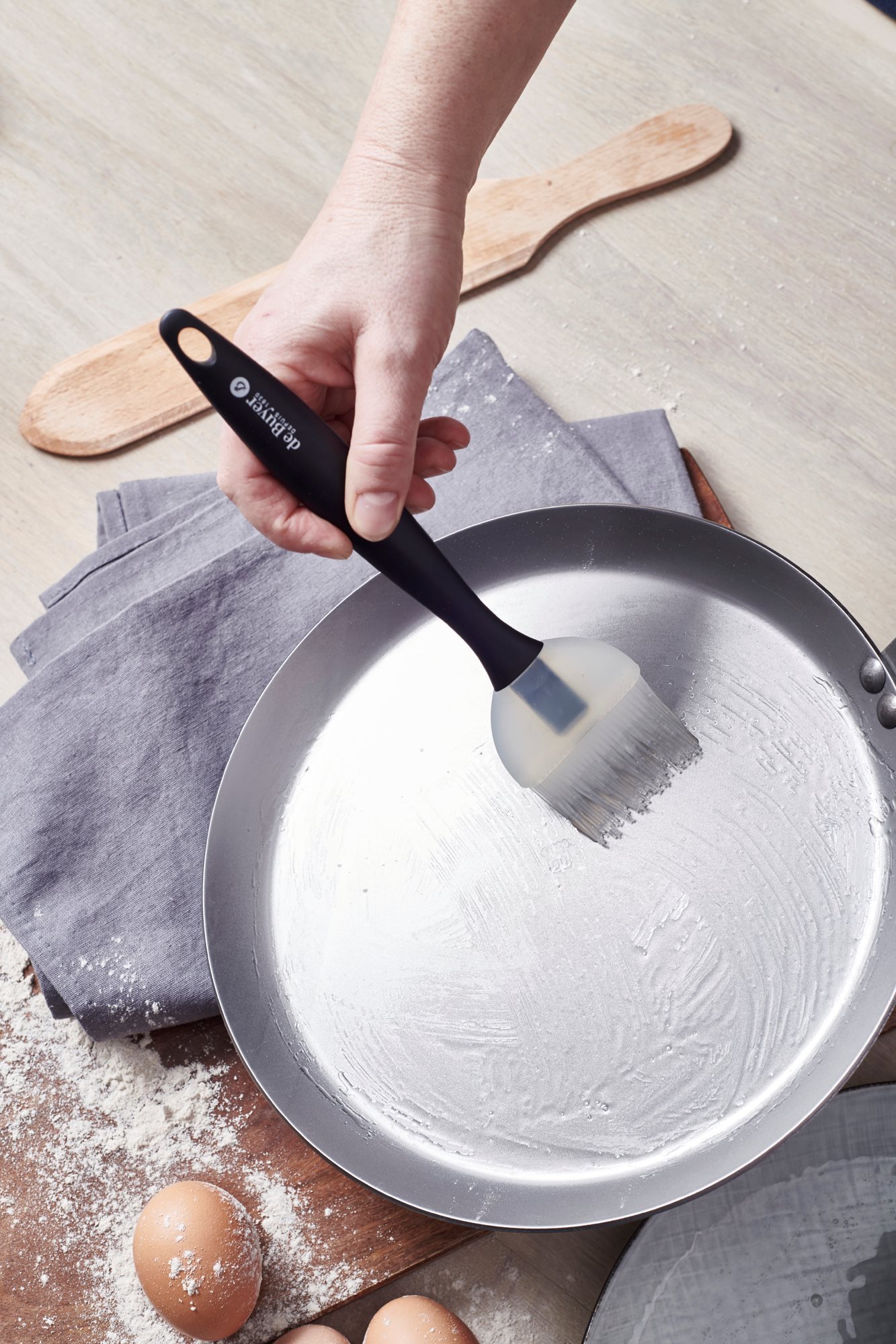 "MINERAL B" Pancake Frying Pan, 30 Cm - De Buyer | KitchenShop