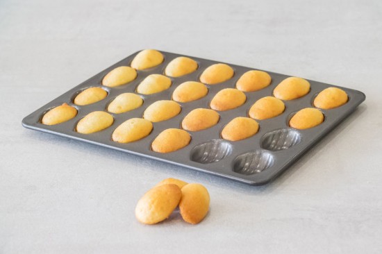 24 mini pladnja za Madeleine, ugljični čelik, 27 x 21 cm - MasterClass