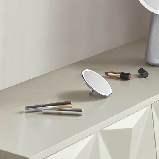 Pocket makeup mirror with sensor, 10.4 cm, Brushed - simplehuman