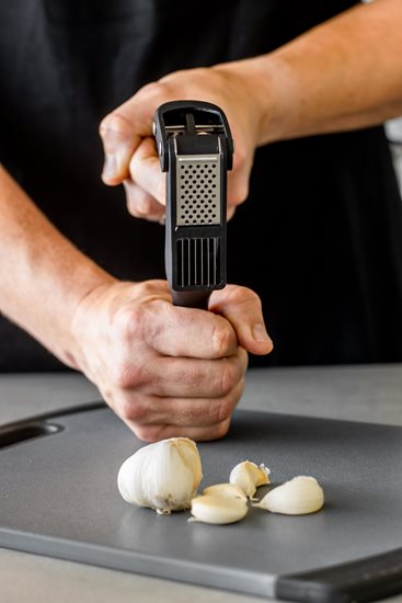 Utensil for pressing/slicing garlic - by Kitchen Craft