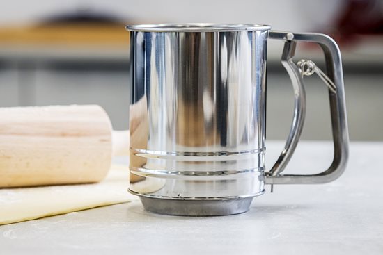 Чаша за пресяване на брашно и пудра захар, 750 мл – от Kitchen Craft