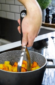 Manuāla biezeņa spiede, nerūsējošais tērauds, 28 cm - Kitchen Craft