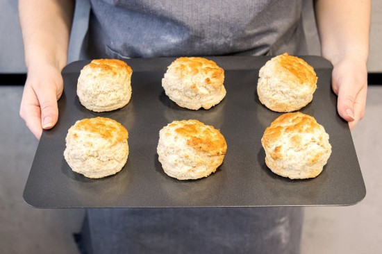 Pekač s premazom proti prijemanju, iz ogljikovega jekla, 35 x 28 cm - MasterClass