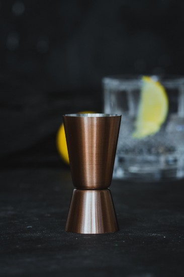 Dvojitá odměrná koktejlová sklenice, 25/50 ml, nerezová ocel, měď - BarCraft