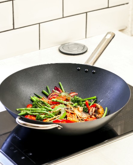 Wok panvica, uhlíková oceľ, 35,5 cm - Kitchen Craft