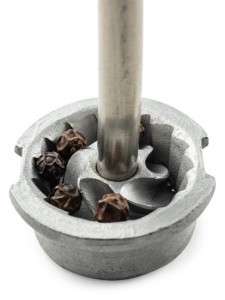 Moulin à poivre 15 cm en bois "Fidji", Black Matte - Peugeot