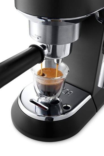 Meaisín espresso láimhe, 1300W, "Dedica", dubh - De'Longhi