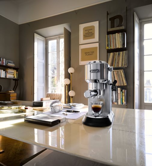 Manuell espressomaskin, 1300W, "Dedica", silverfärgad - De'Longhi