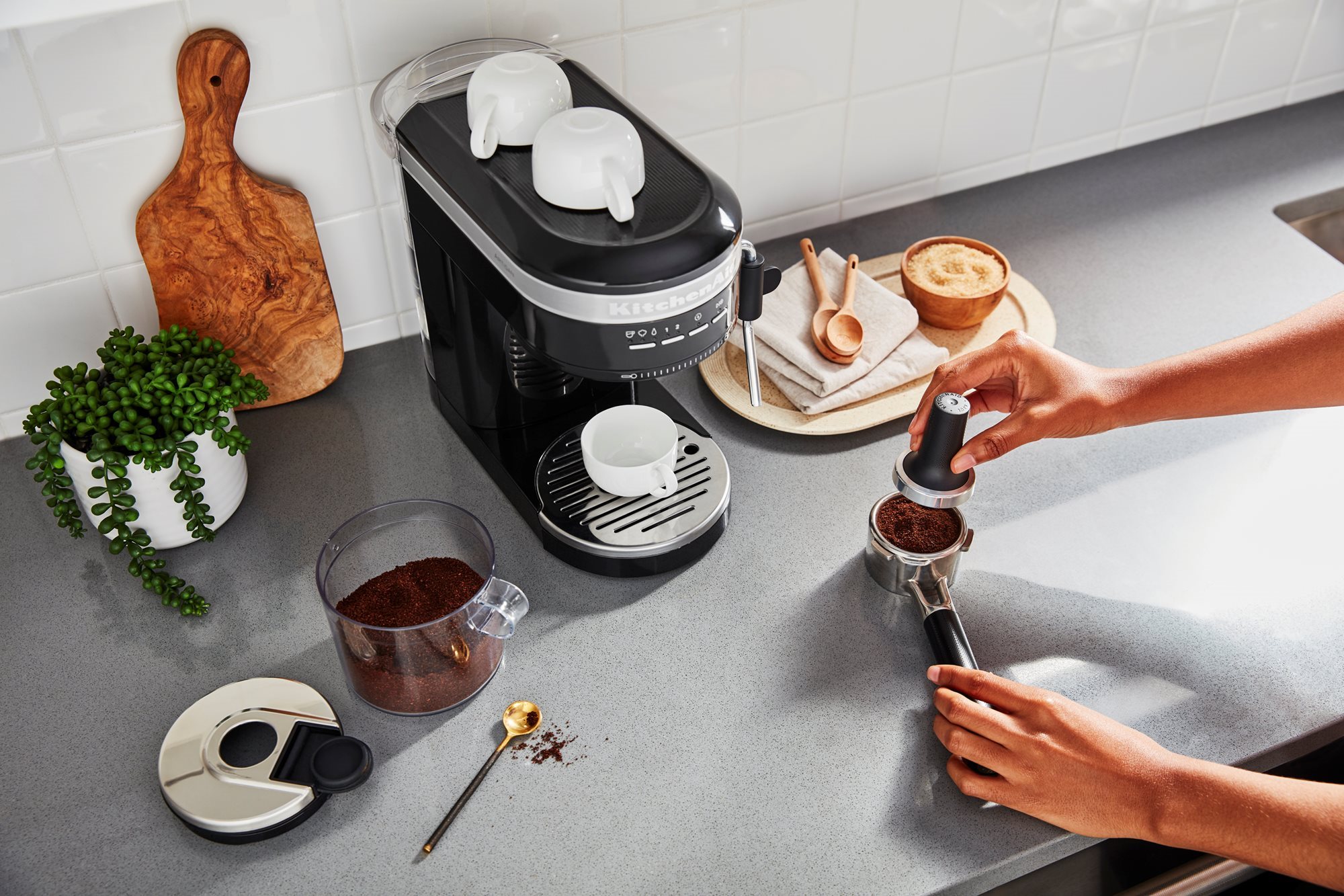  KitchenAid Espresso Machine & Milk Frother, Black Matte: Home &  Kitchen