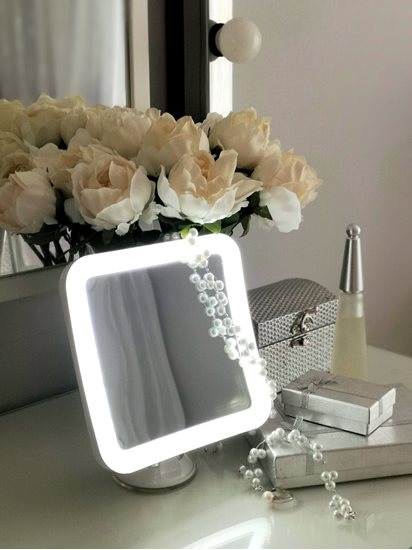 Kozmetické zrkadlo s LED - Camry