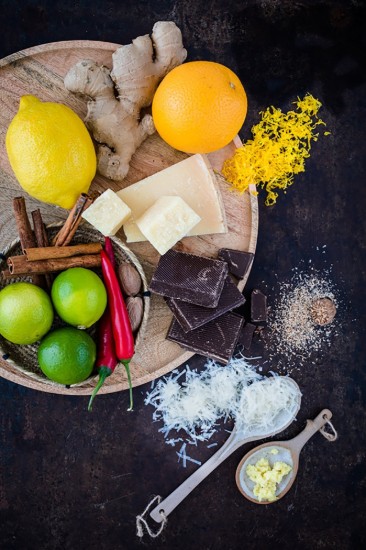 Classic grater, surgical stainless steel, 32.5 cm, Pomegranate Red - Microplane