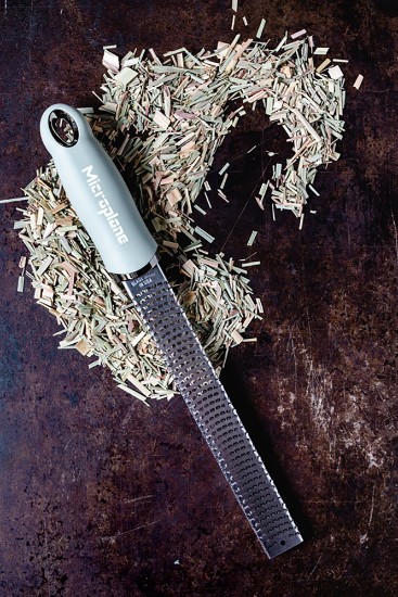 Grater, surgical stainless steel, 30.5 x 3.3 cm, Sage Green - Microplane