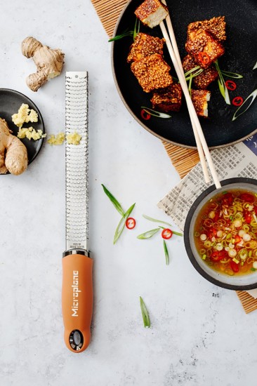 Klasické strúhadlo, chirurgická nehrdzavejúca oceľ, 32,5 cm, Cinnamon Orange - Microplane