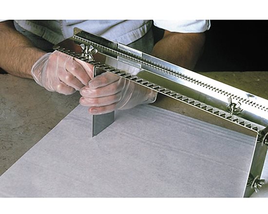"Raplette" tesviye aleti için paslanmaz çelik tırtıklı tarak, 40cm - de Buyer