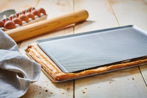 Perforēta cepšanas paplāte, nerūsējošais tērauds, 40x30cm - de Buyer