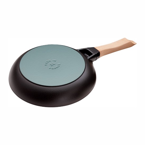 Cast iron frying pan, with wooden handle, 24 cm - Staub