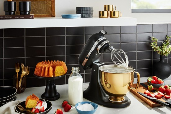 Røremaskine med 4,8L skål, Artisan, Model 125, Matte Black - KitchenAid mærke