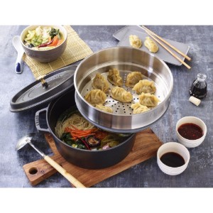 Pentola Cocotte in ghisa, con accessorio per cottura a vapore, 26 cm/5.2L, Cherry - Staub