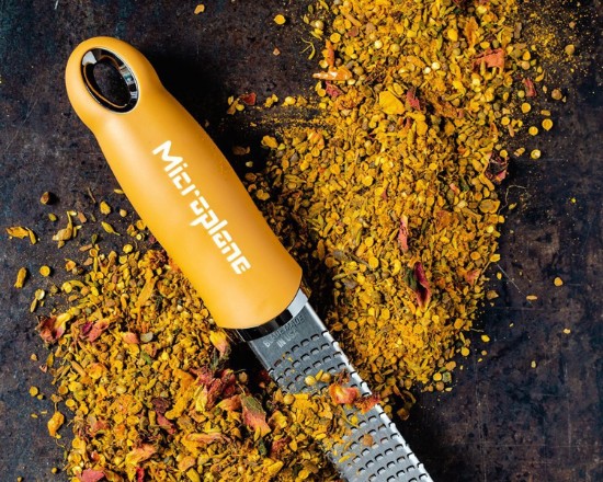 Klasické strúhadlo, chirurgická nehrdzavejúca oceľ, 32,5 cm, Mustard Yellow - Microplane