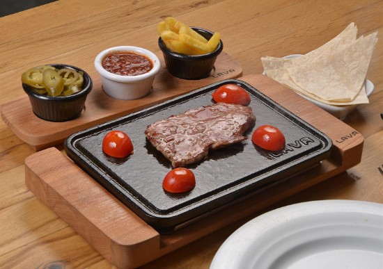 Litoželezna kuhalna plošča 22x16 cm z lesenim stojalom in podnožjem iz nerjavečega jekla - blagovna znamka LAVA