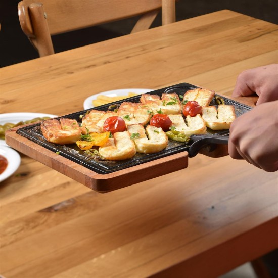 Тањир од ливеног гвожђа, 16 к 30 цм, са дрвеним постољем - бренд ЛАВА