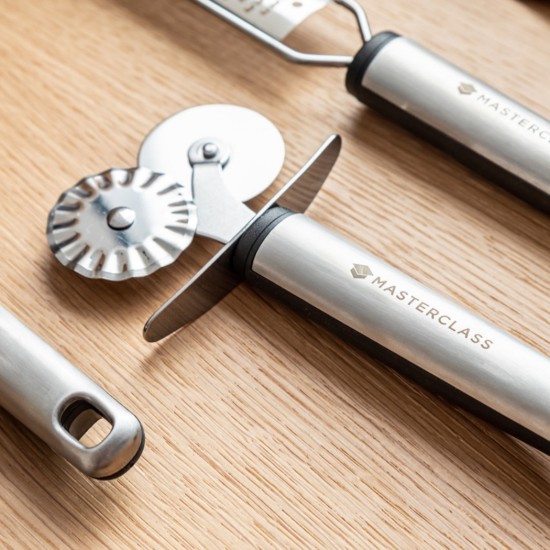 Double-wheeled pastry cutter, stainless steel, 16 cm - MasterClass