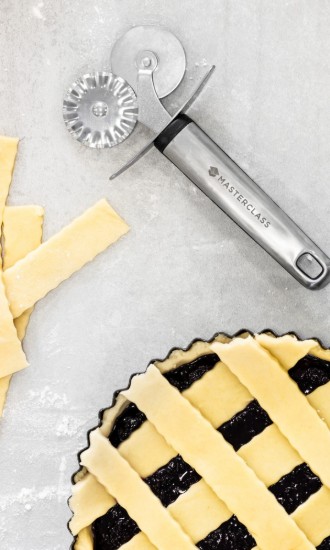 Double-wheeled pastry cutter, stainless steel, 16 cm - MasterClass