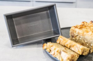 Bakke til brød 15 x 9 cm kulstål - lavet af Kitchen Craft