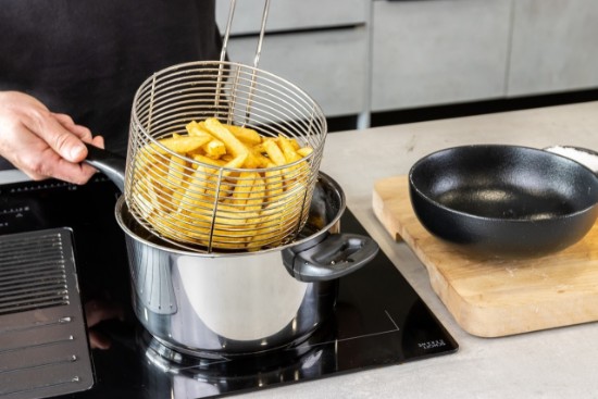 Fryer saucepan le clúdach agus ciseán le haghaidh friochta, 20 cm, déanta as cruach dhosmálta - ag Kitchen Craft