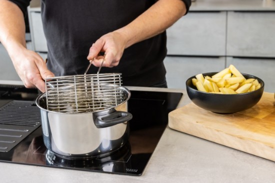 Fryer saucepan le clúdach agus ciseán le haghaidh friochta, 20 cm, déanta as cruach dhosmálta - ag Kitchen Craft