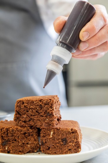 Sæt 2 redskaber brugt til at dekorere desserter med glasur – lavet af Kitchen Craft